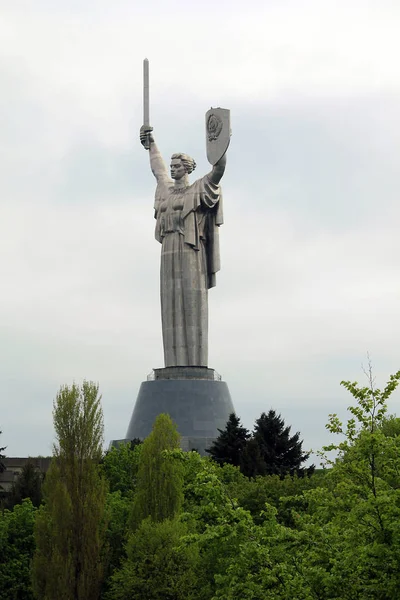 Monumento de la patria en Kiev — Foto de Stock