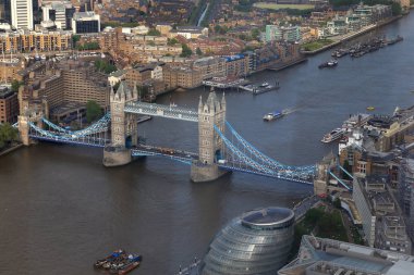 Tower Bridge bir havadan görünümü