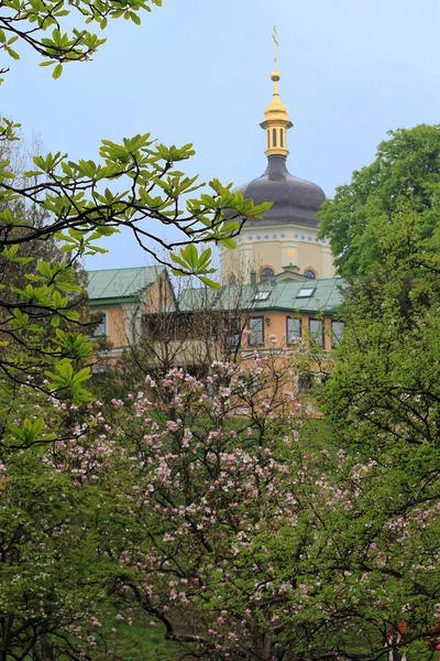 Monasterio de la Santísima Trinidad, Kiev, Ucrania — Foto de Stock