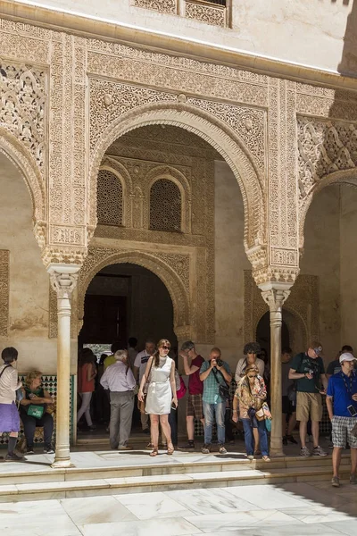 Granada, Alhambra: Fachada del Palacio de Comares — Foto de Stock