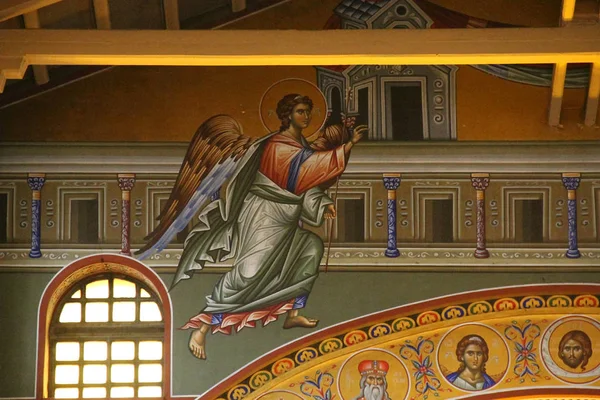 聖ディミトリ、テッサロニキ、ギリシャの大聖堂の内部 — ストック写真
