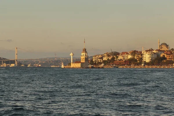 Torre de la Doncella al atardecer, Estambul — Foto de Stock