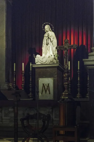 Altarul principal al Bisericii Maicii Domnului din Betleem, Barcelona — Fotografie, imagine de stoc