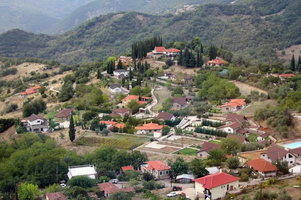 The modern Greek mountain settlement — Stock Photo, Image