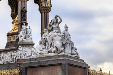 Prens Albert Memorial, Londra parçası