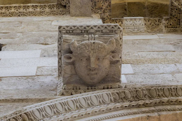 Fragmento arquitectónico de las murallas del Palacio de Diocleciano, Spli —  Fotos de Stock