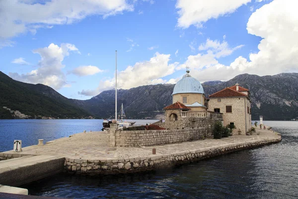 Boko Kotor-öböl, Montenegró-sziget — Stock Fotó