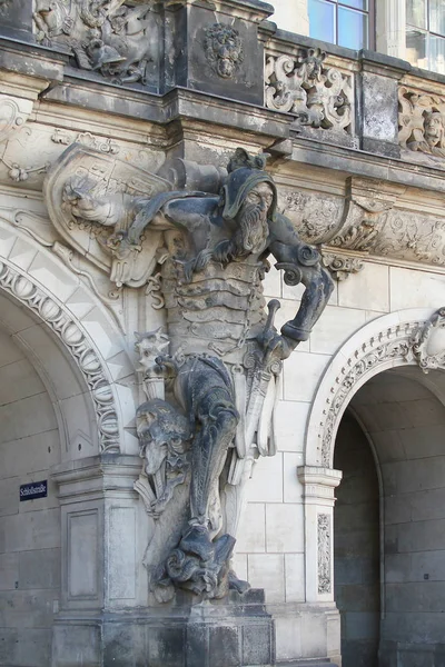 Skulptur am georgenbau tor, dresden — Stockfoto