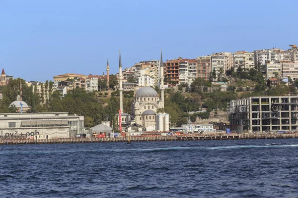 Meczet Nusretiye na brzegu Bosphorus, Istanbul — Zdjęcie stockowe