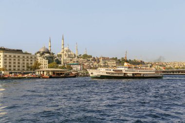 Bankanın Istanbul Haliç'in görünümünü