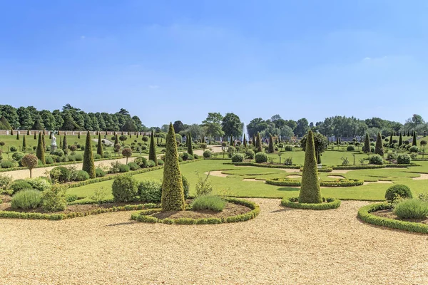 Jardín aislado en el Hampton Court Palace, Reino Unido —  Fotos de Stock