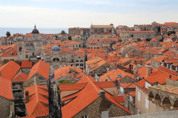 Red tiled roofs of old Dubrovnik, Croatia — Stock Photo, Image