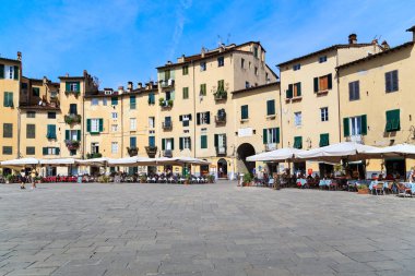 Lucca, İtalya 'daki Amfitiyatro Meydanı