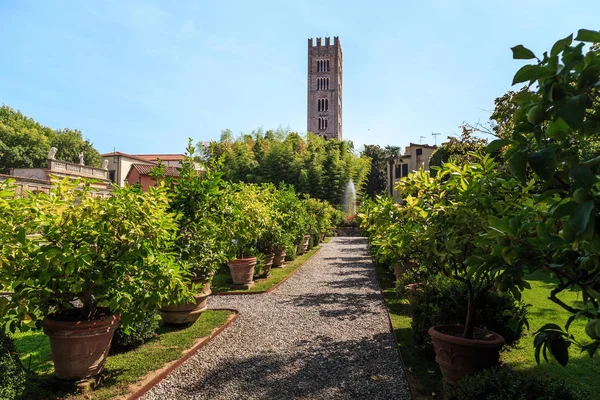 Jardín barroco del Palazzo Pfanner, Lucca, Italia —  Fotos de Stock