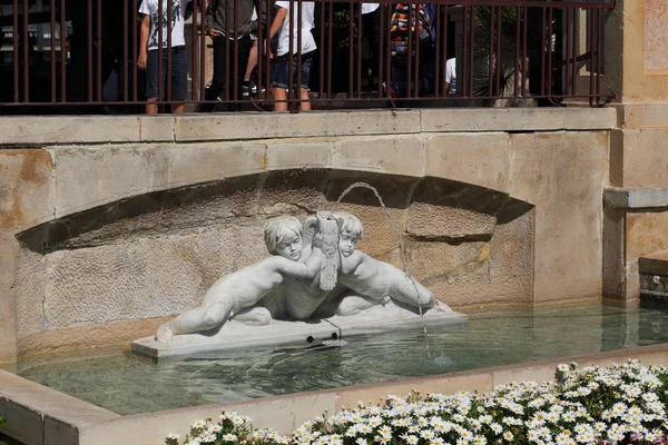 Fragment of a city fountain in the centre of Murcia, Spain — Stock fotografie