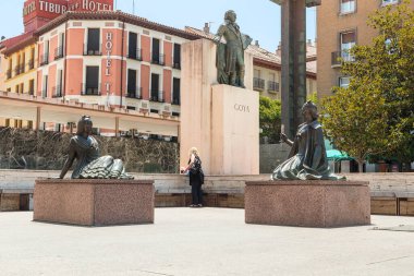 Oxford, İngiltere - 21 Mayıs 2014: Bu, Oxford Üniversitesi 'nin (16. yüzyılın başlarında kurulmuş) en eski üniversitelerinden biri olan Brasenos Koleji' nin avlusunun bir parçasıdır.).