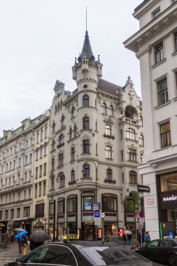 Viyana, Avusturya - 22 Mayıs 2019: Bognergasse Caddesi 'ndeki bu Art Nouveau evi 20. yüzyıla dayanan bir mimari anıttır. ..