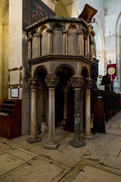 Trogir Croacia Septiembre 2016 Trata Púlpito Tallado Piedra Predicador Catedral — Foto de Stock