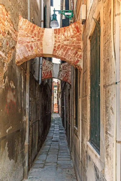 Venice Italy September 2018 One Narrow Medieval Alleys Laid Islands — 图库照片