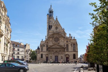 PARIS, FRANCE - 30 AĞUSTOS 2019 Burası Saint Etienne du Mont 'un ortaçağ Katolik kilisesi..