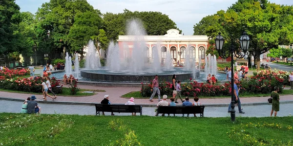 Odessa Ukraine June 2019 Fountain Park Opera House Summer Evening — Stock Photo, Image