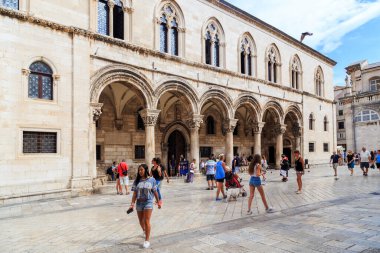 DUBROVNIK, CROATIA - 8 Eylül 2016: Burası 15. yüzyılda Gotik ve erken Rönesans tarzında yapılmış olan Rektör Sarayı.