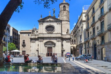 BARCELONA, İspanya - 11 Mayıs 2017: Burası La Merce Meydanı, La Merce Bazilikası (18. yüzyıl)).