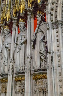 YORK, GREAT BRITAIN - 9 Eylül 2014: Bu, katedralin iç kısımlarında İngiliz krallarının heykelleri olan koronun bir parçası..