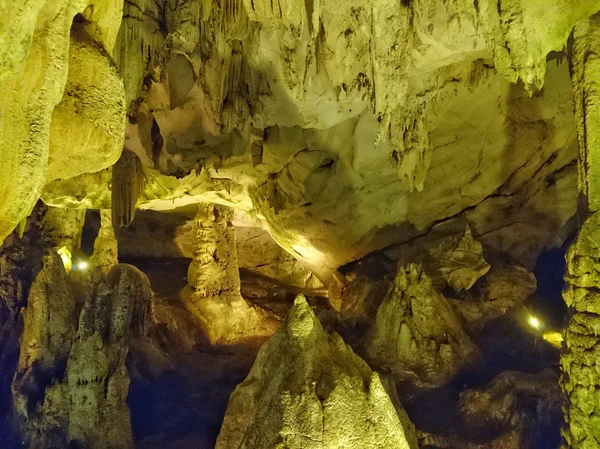 Cueva de dupnisa Maras — Foto de Stock