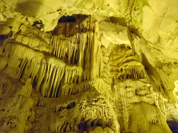 Caverna dupnisa Maras — Fotografia de Stock