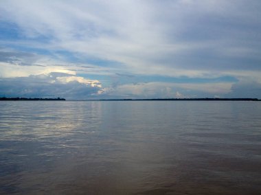 Brezilya'da Amazon Nehri 