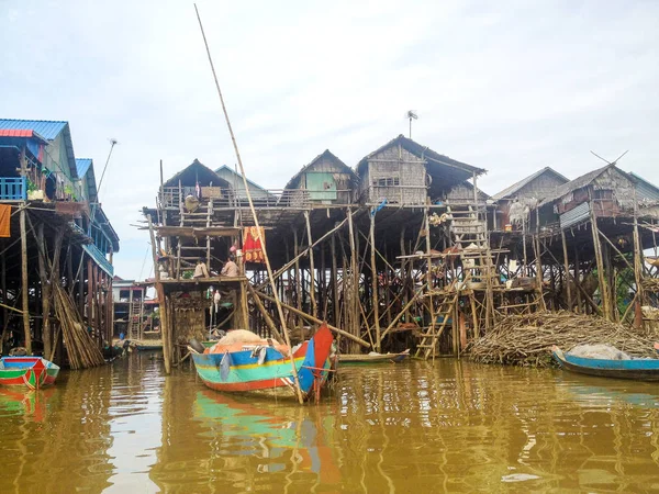 Ciudad flotante en Camboya — Foto de Stock
