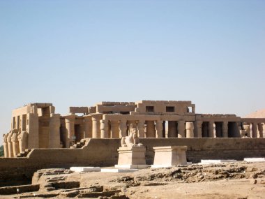 Lüks Mısır 'daki karnak tapınağı 