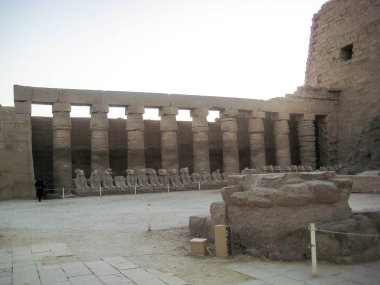 Lüks Mısır 'daki karnak tapınağı