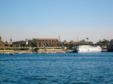 Lüks Mısır 'daki karnak tapınağı