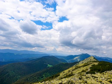 Ukrayna 'daki Karpat Dağları.