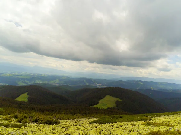 Карпатські Гори Україні — стокове фото