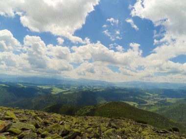 Ukrayna 'daki Karpat Dağları