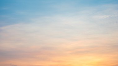 Renkli gün batımı gökyüzü