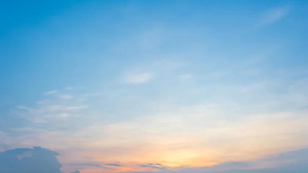 Cielo colorido atardecer — Foto de Stock