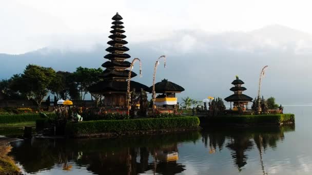 Pura ulun danu beratan, Bali — Stock Video