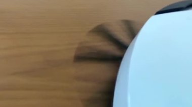 Robot elektrik süpürgesi.