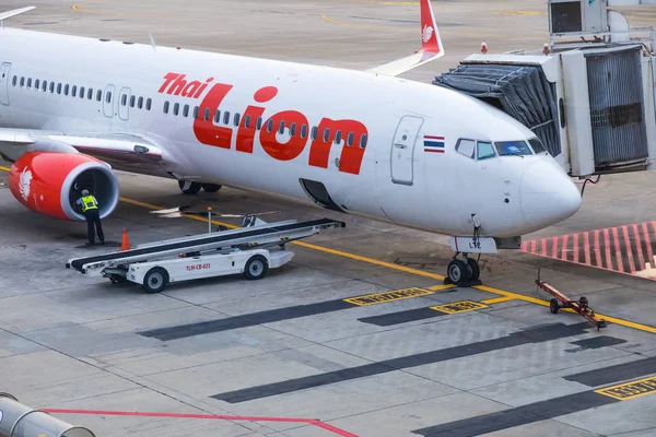 Thai Lion Air aircraft waiting for passengers at Don Muang Inter