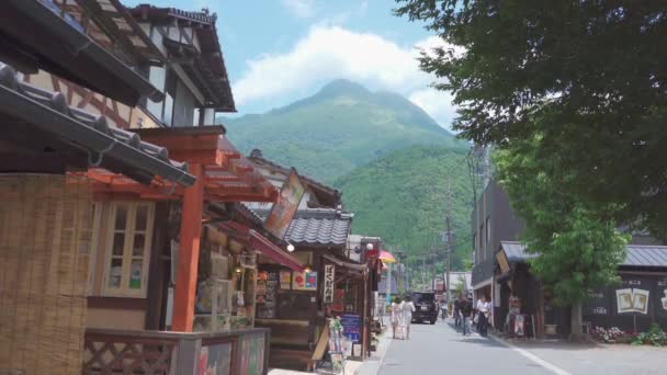 Yufuin Japón Julio 2019 Los Turistas Caminan Por Calle Comercial — Vídeos de Stock