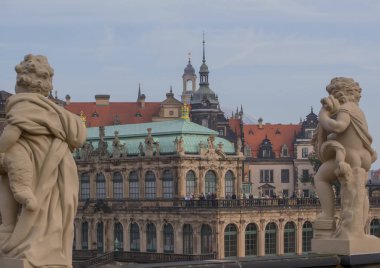 Zwinger rokoko tarzı Dresden