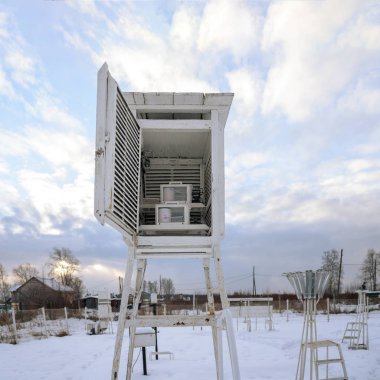 Hava durumu istasyonunun kaydediciler - hygrographs ve termografi ile. K