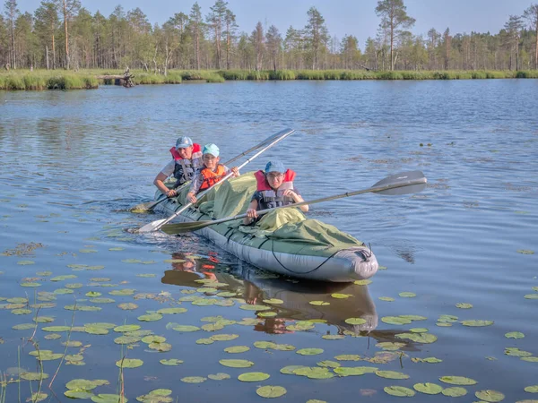 Karelia Vodlozero 2019 Turisták Kajak Ökoturizmus Látogató Törékeny Zavartalan Természeti — Stock Fotó