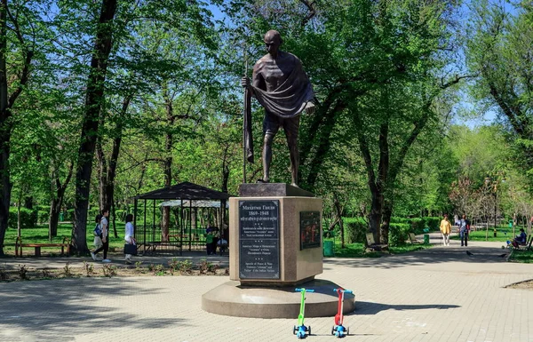 Mahatma Gandhi'nin heykel. — Stok fotoğraf