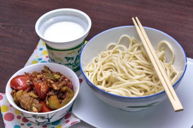 Asya mutfağı bir fincan.