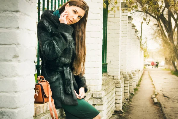 Kızın sokak photosession